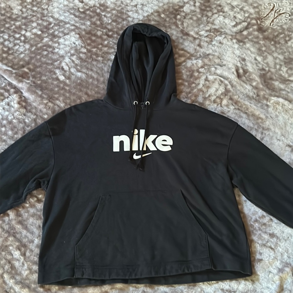 Preowned cropped black Nike hoodie SZ: S